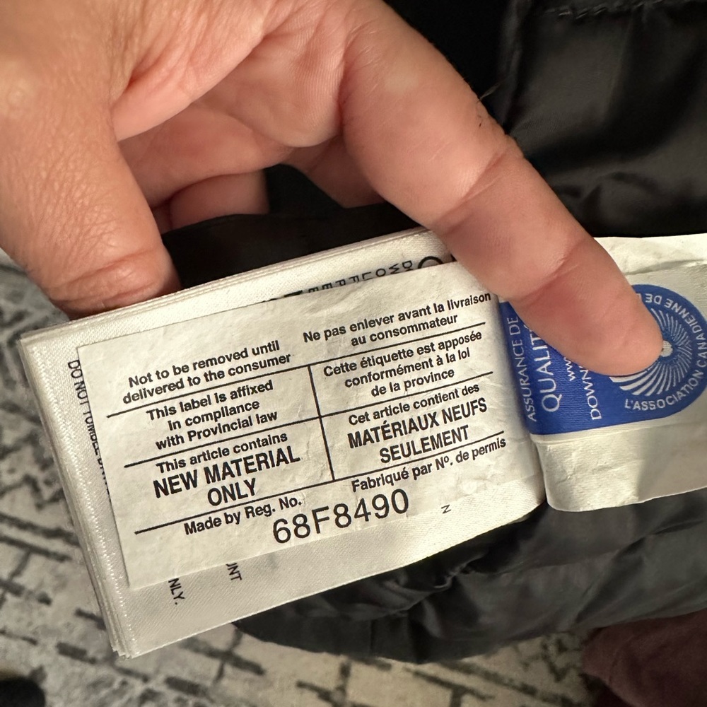 Canada Goose Kensington Jacket - Lightly used, no wear and tear! - Picture 11 of 16